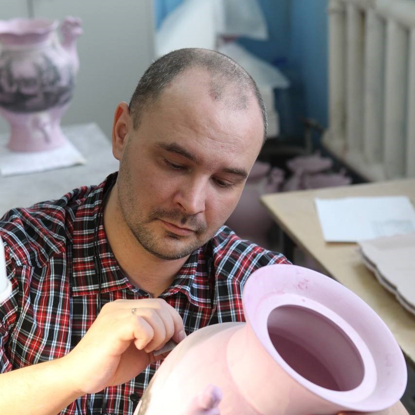 Gulyaev yuriy ivanovich[1]